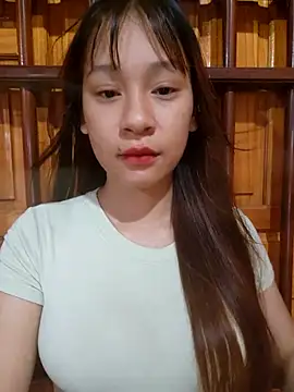 Snapshot of -Hicici- chatting on July 9, 2026, 11:42 pm -Hicici- online show from July 9, 2026, 11:42 pm
