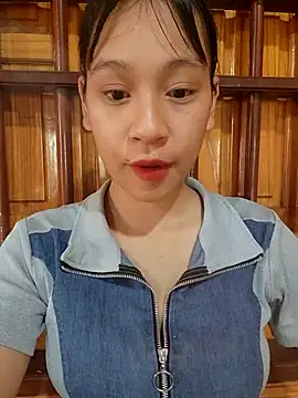Snapshot of -Hicici- chatting on July 11, 2026, 11:50 pm -Hicici- online show from July 11, 2026, 11:50 pm