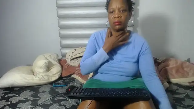 JoycyQueen online show from May 3, 2026, 4:57 pm