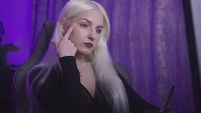 ViolaMore online show from May 5, 2026, 5:43 pm