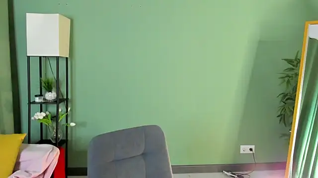 Snapshot of LeticiaRomano chatting on August 3, 2026, 4:11 am LeticiaRomano online show from August 3, 2026, 4:11 am