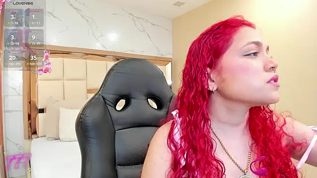 luna veega online show from June 17, 2026, 5:03 pm