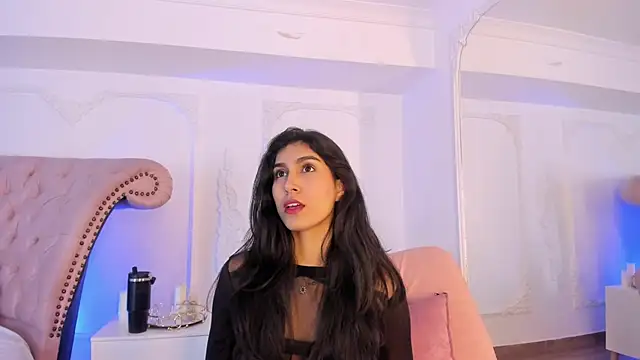 LucianaBlanco  online show from June 19, 2026, 8:34 pm