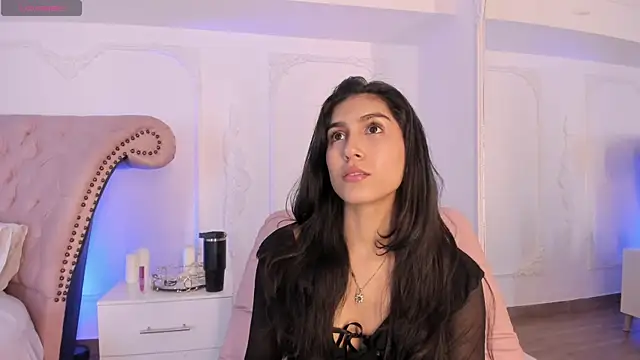 LucianaBlanco  online show from June 20, 2026, 8:33 pm