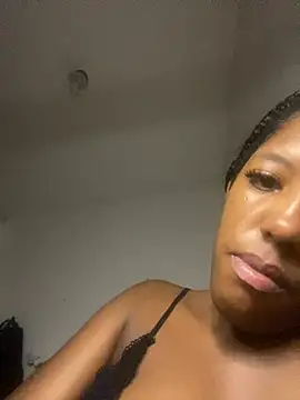 Snapshot of Brenda_hot27 chatting on June 3, 2026, 8:14 pm Brenda hot27 online show from June 3, 2026, 8:14 pm