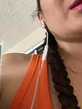 aliciahebixxx online show from July 6, 2026, 9:17 pm