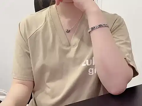 hunhun122 online show from June 9, 2026, 5:24 pm