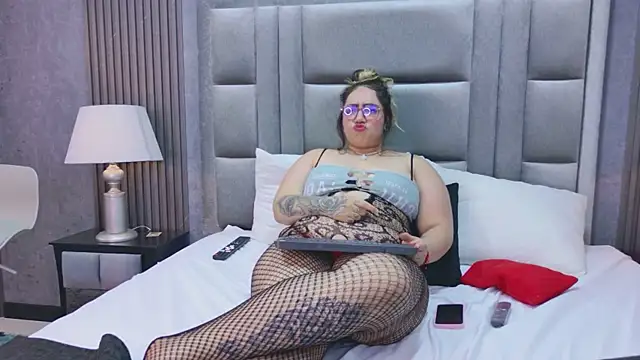 VioletMonroee online show from March 21, 2026, 8:19 am