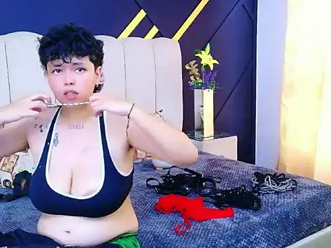 NikiEvanz online show from March 23, 2026, 8:13 pm
