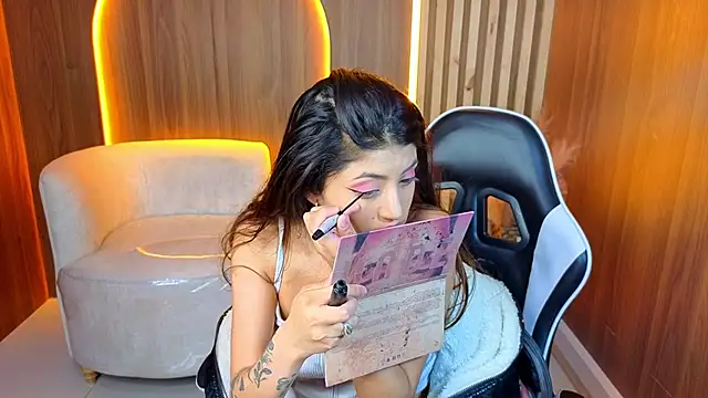 Lia queen tx online show from July 26, 2026, 3:25 am