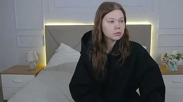 Sophie Rays online show from June 2, 2026, 3:41 am