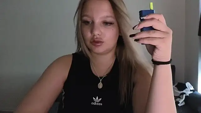 bettyloveu online show from July 28, 2026, 3:21 pm