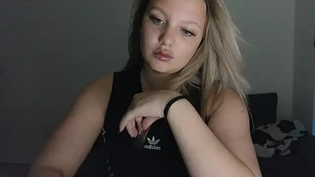 bettyloveu online show from July 28, 2026, 4:39 pm
