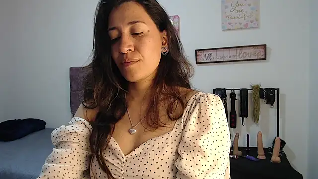 violeta scott online show from June 3, 2026, 2:33 pm