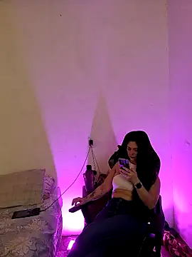 LadyLuxury online show from March 19, 2026, 6:01 pm