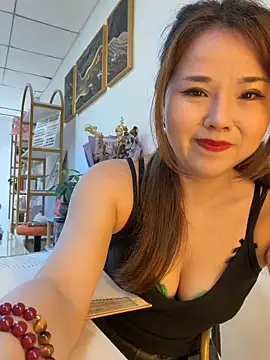 Xiaoxiao-y online show from April 22, 2026, 7:11 am