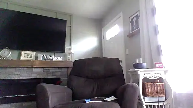 Matthewissexy25 online show from June 19, 2026, 2:43 pm