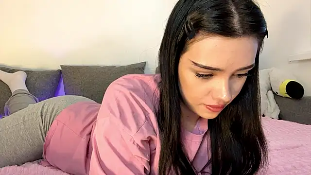 BeckyAurielle online show from June 18, 2026, 4:00 pm