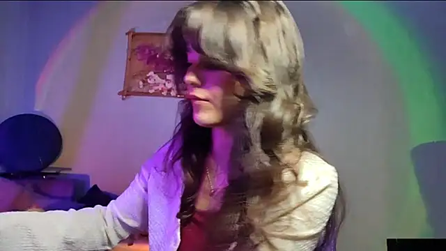 CareyDevan online show from April 2, 2026, 1:31 pm