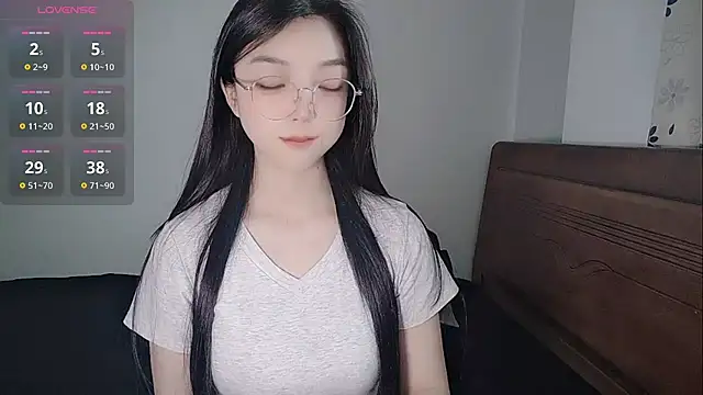 oblakitty  online show from April 28, 2026, 9:03 am