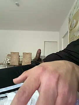 bobi7v online show from June 11, 2026, 3:54 pm