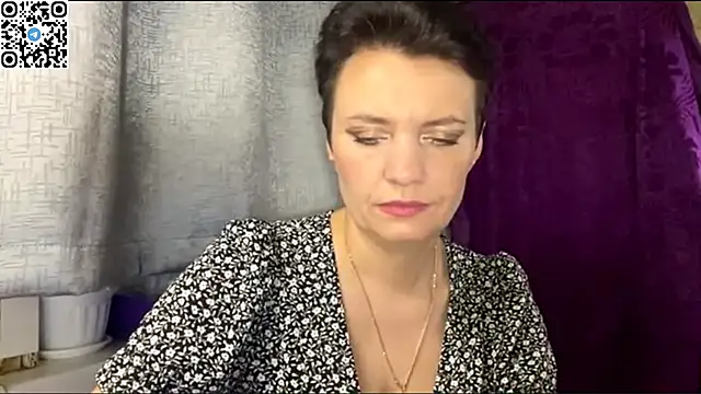 HotMamaQueen234 online show from May 24, 2026, 8:14 pm