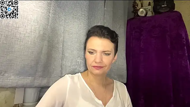 HotMamaQueen234 online show from May 25, 2026, 8:59 pm
