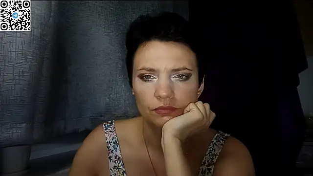 HotMamaQueen234 online show from June 13, 2026, 8:07 pm
