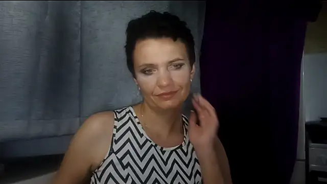 HotMamaQueen234 online show from August 4, 2026, 8:22 pm
