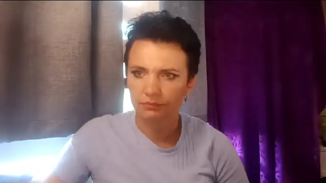 HotMamaQueen234 online show from August 7, 2026, 10:28 am