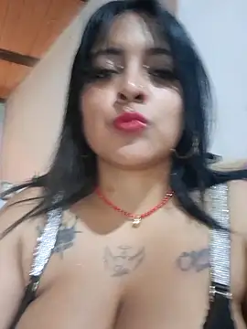 Sarah-917 online show from April 22, 2026, 6:42 pm
