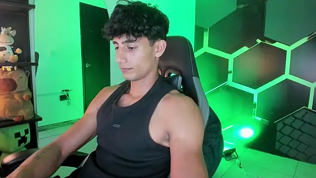 MaxiimoRomano  online show from July 1, 2026, 7:24 pm