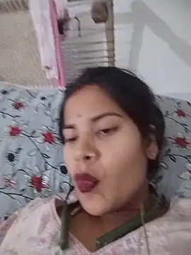Pallavi cute online show from June 9, 2026, 6:19 pm