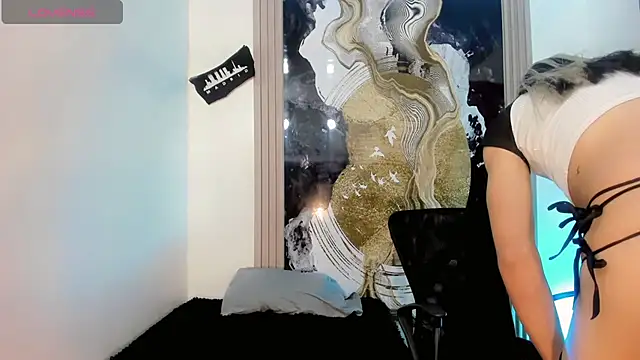 Tiffany Velanyer   online show from July 17, 2026, 3:35 am
