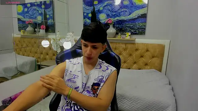 Snapshot of AdrianFranko chatting on July 29, 2026, 12:47 pm AdrianFranko online show from July 29, 2026, 12:47 pm