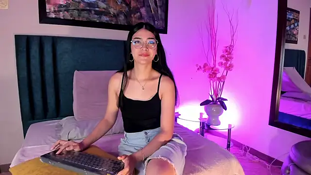 AnnieBlluee online show from June 23, 2026, 1:09 pm
