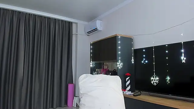 asian loverpop online show from July 12, 2026, 3:52 am