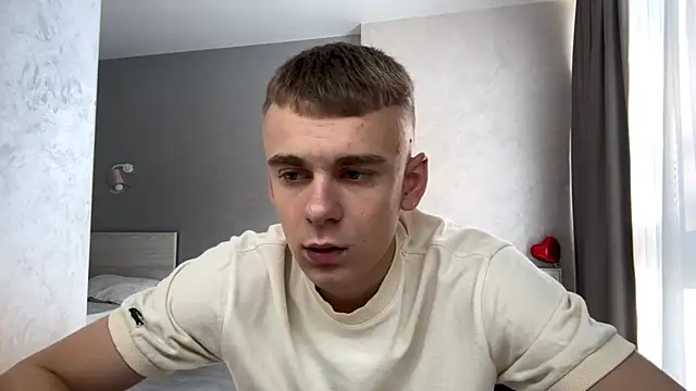 Snapshot of SoloFury chatting on August 1, 2026, 5:40 am SoloFury online show from August 1, 2026, 5:40 am