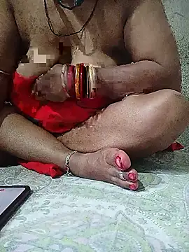 hottsexyy online show from May 18, 2026, 4:07 am