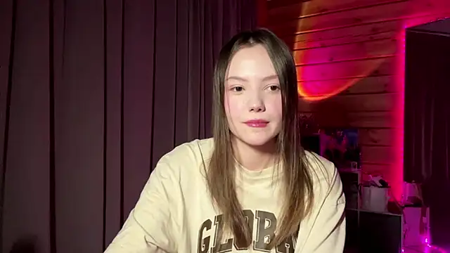 Snapshot of LenLen_Solen chatting on June 3, 2026, 1:36 pm LenLen Solen online show from June 3, 2026, 1:36 pm