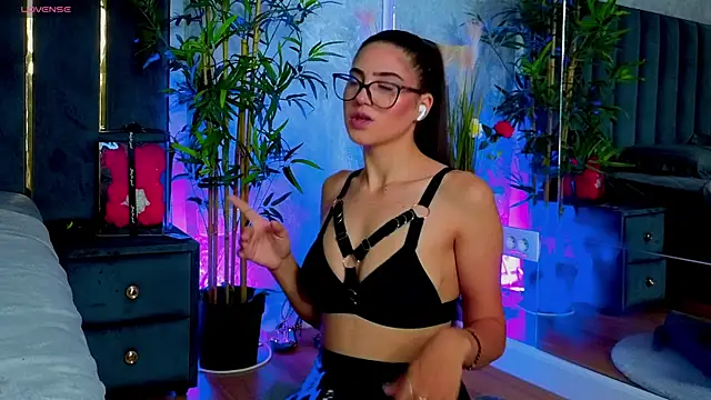 valery evan online show from July 2, 2026, 6:14 pm