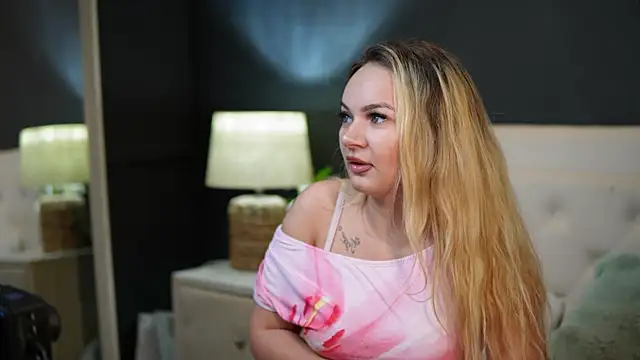 DaliaParis online show from July 6, 2026, 8:33 pm