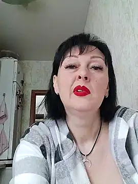 HelgaDennis online show from May 18, 2026, 5:24 am