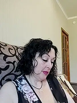 HelgaDennis online show from May 26, 2026, 7:48 am