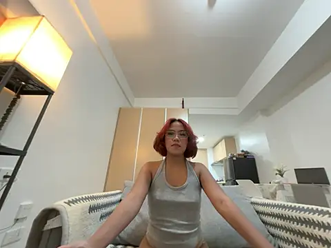 misscutee online show from May 22, 2026, 12:33 pm