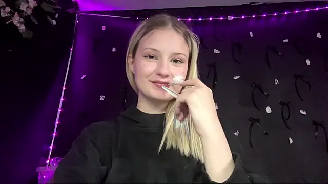 LiziSweet online show from March 21, 2026, 3:48 pm