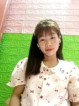 AmyLinee01 online show from June 11, 2026, 6:39 pm