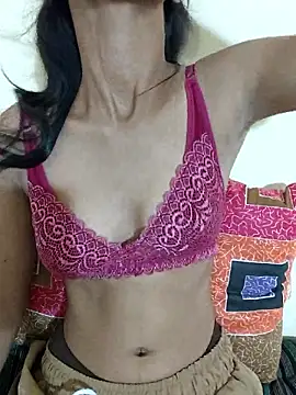 Curvy Amyra online show from June 11, 2026, 5:38 am