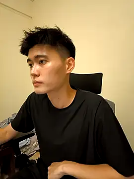 Snapshot of CalvinHY chatting on August 5, 2026, 10:29 am CalvinHY online show from August 5, 2026, 10:29 am