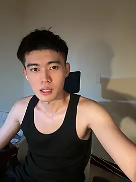 Snapshot of CalvinHY chatting on August 7, 2026, 7:49 pm CalvinHY online show from August 7, 2026, 7:49 pm